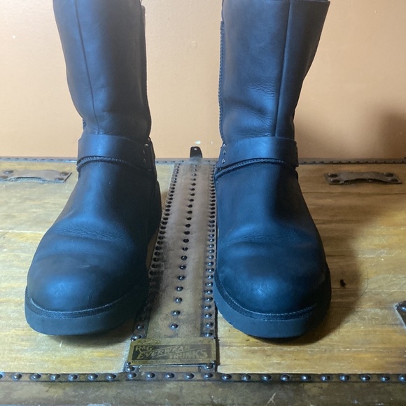 Ugg leather black boots - Picture 3 of 15